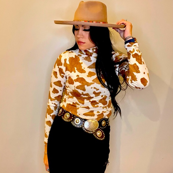 The Cowbelle Top - Picture 3 of 3